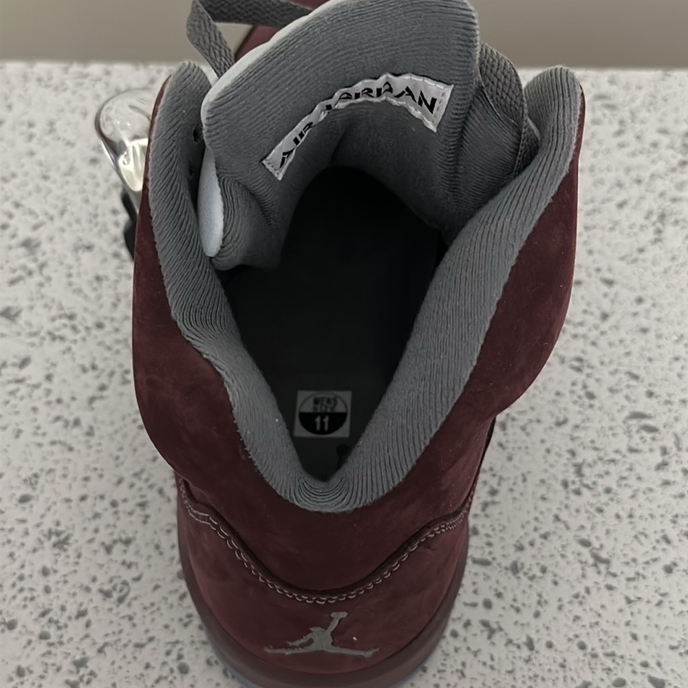 Air Jordan Retro 5 - Picture 2 of 4